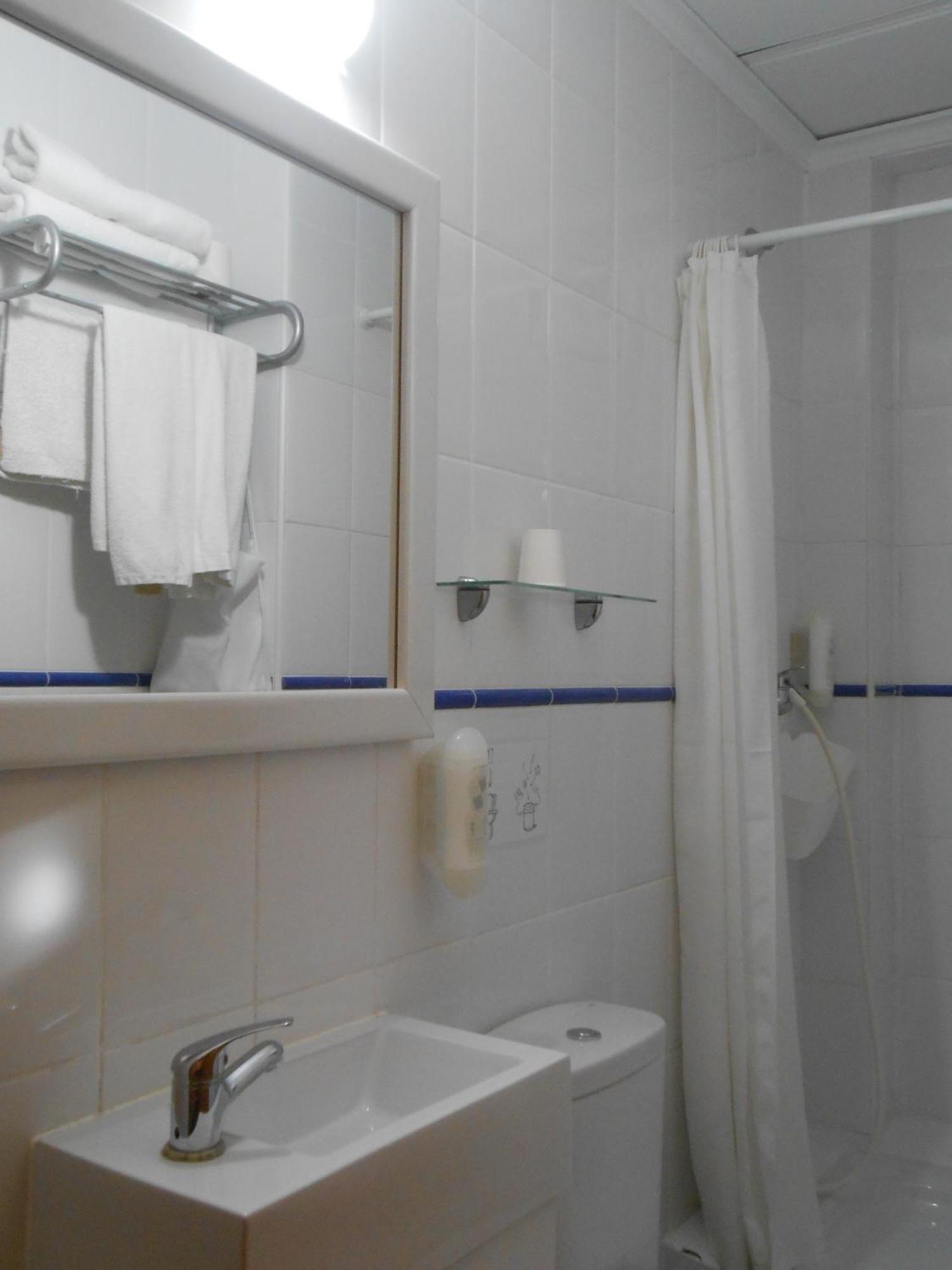 Hostal El Callejon Tarragona Exterior foto