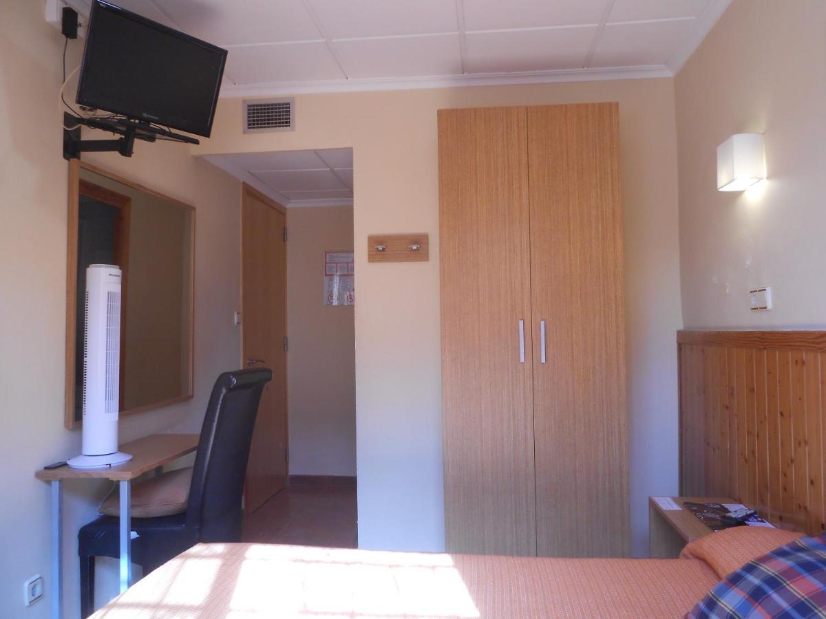 Hostal El Callejon Tarragona Exterior foto