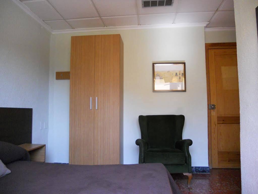 Hostal El Callejon Tarragona Exterior foto